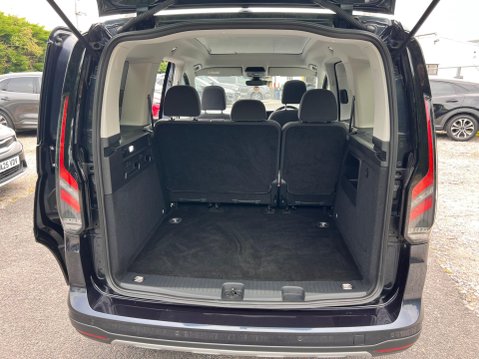 Ford Tourneo Connect 2.0 EcoBlue Active DCT Euro 6 (s/s) 5dr 35