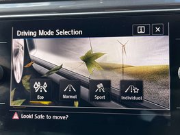 Volkswagen T-Roc 1.5 T-Roc R-Line TSi Evo Semi-Auto 5dr 31