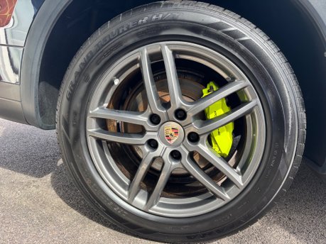 Porsche Cayenne 3.0 V6 E-Hybrid S 5dr Petrol Plug-in Hybrid TiptronicS 4WD Euro 6 (416ps) 22