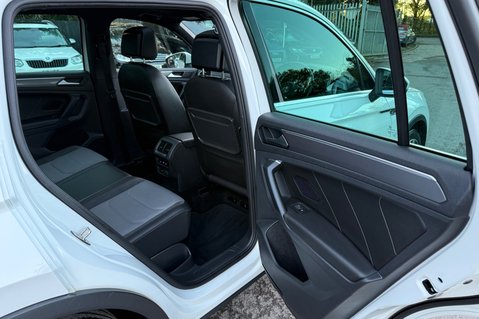 Volkswagen Tiguan R-LINE TECH TDI 4MOTION DSG -TOWBAR -ELECTRIC TAILGATE -KEYLESS -CARPLAY 36