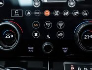 Land Rover Range Rover 4.4 SD V8 Vogue SE SUV 5dr Diesel Auto 4WD Euro 6 (s/s) (339 ps) 38