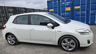 Toyota Auris 1.8 VVT-h T Spirit Hatchback 5dr Petrol Hybrid CVT Euro 5 (s/s) (136 ps) 13