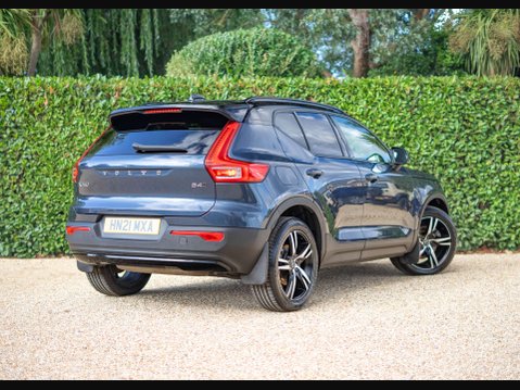Volvo XC40 2.0 XC40 R-Design B4 MHEV AWD Auto 4WD 5dr 6