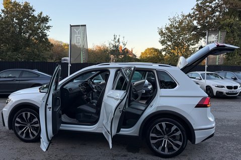 Volkswagen Tiguan R-LINE TECH TDI 4MOTION DSG -TOWBAR -ELECTRIC TAILGATE -KEYLESS -CARPLAY 25