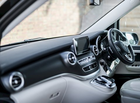 Mercedes-Benz V Class D AMG Line (Extra Long) 16