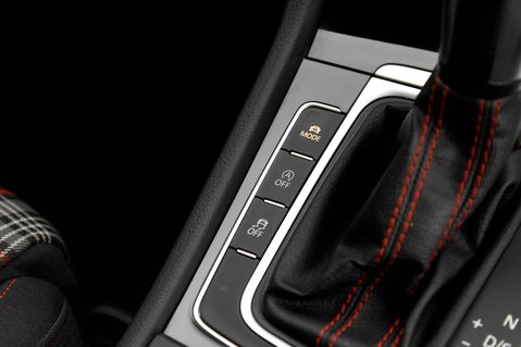 Volkswagen Golf GTI PERFORMANCE TSI DSG 38