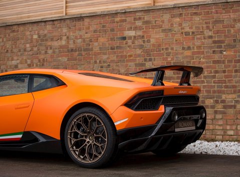Lamborghini Huracan Performante 22