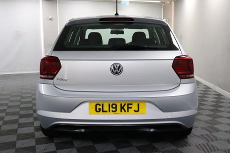 Volkswagen Polo SE TSI 8