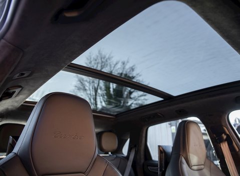 Porsche Cayenne Turbo 16