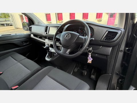 Vauxhall Vivaro L1H1 F2900 PRO S/S 25