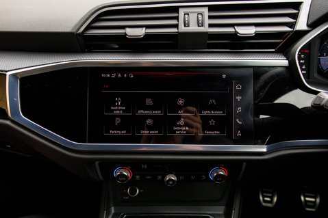 Audi Q3 TFSI S LINE BLACK EDITION 31
