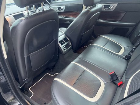 Jaguar XF 2.2d Portfolio Saloon 4dr Diesel Auto Euro 5 (s/s) (200 ps) 39