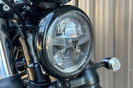 Triumph Bonneville 1.2 Bonneville Bobber Black 10