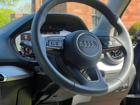 Audi Q2 TFSI SPORT 10