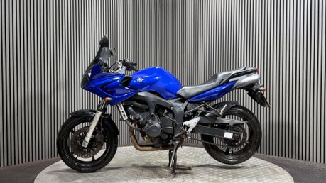 Yamaha FZ 2006 36K GOOD RUNNING PROJECT BIKE SPARES OR REPAIR 600CC 4
