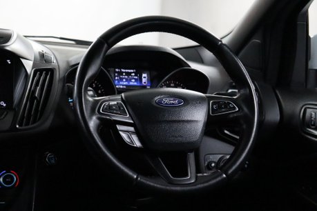 Ford Kuga ST-LINE 34