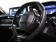 Peugeot e-208 GT PREMIUM 13