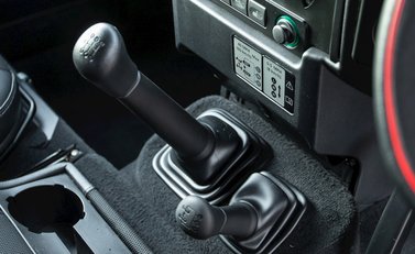 Land Rover Defender 90 XS URBAN TRUCK Carbon Edition 19