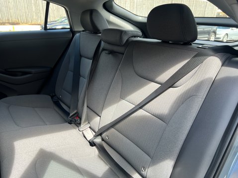 Hyundai IONIQ 1.6 h-GDi Premium Hatchback 5dr Petrol Hybrid DCT Euro 6 (s/s) (141 ps) 12