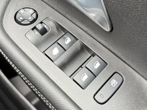 Vauxhall Mokka 1.2 Turbo 100 SRi Nav Premium 5dr 33