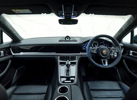Porsche Panamera Turbo S E-Hybrid Sport Turismo 16