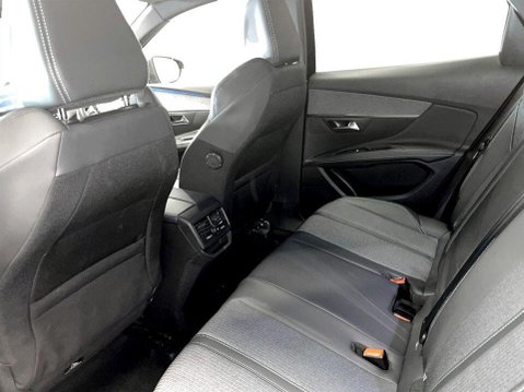 Peugeot 3008 1.2 PureTech Allure Premium + SUV 5dr Petrol EAT Euro 6 (s/s) (130 ps) Air 20