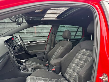 Volkswagen Golf 2.0 Golf GTD Semi-Auto 5dr 44