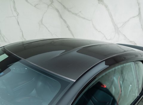 Aston Martin DBS Superleggera 32