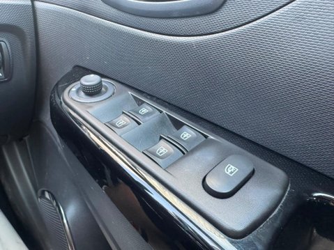 Renault Captur 1.5 dCi ENERGY Dynamique MediaNav Euro 5 (s/s) 5dr 11
