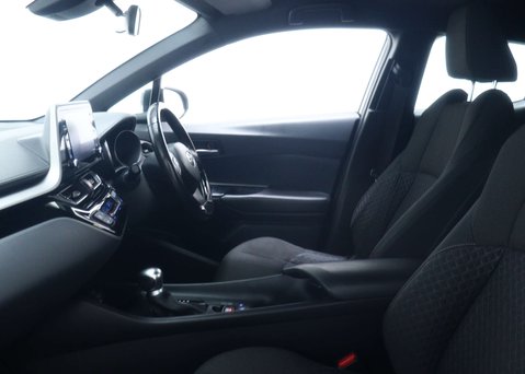 Toyota C-HR 1.8 C-HR Icon HEV CVT 5dr 40
