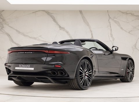 Aston Martin DBS Superleggera Volante 9