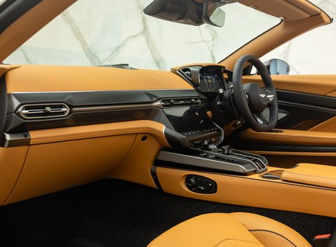 Aston Martin Vanquish Volante 18