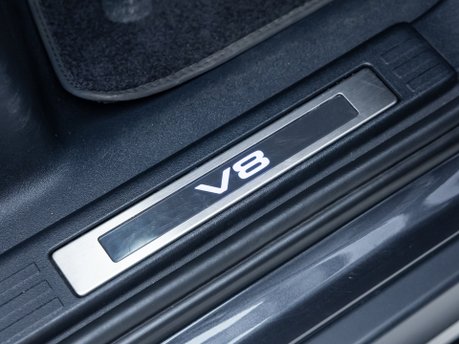 Land Rover Defender 110 V8 CARPATHIAN EDITION