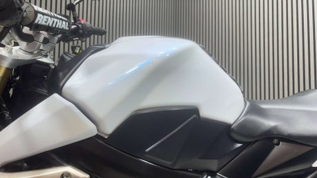 Suzuki GSR750 2011 ONLY 24K SPORTS EXHAUST LONG MOT NAKED BIKE 10