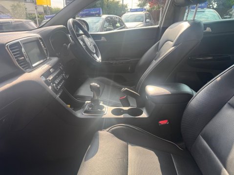 Kia Sportage 1.7 CRDi 4 Euro 6 (s/s) 5dr 27