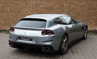 Ferrari GTC4 Lusso 27