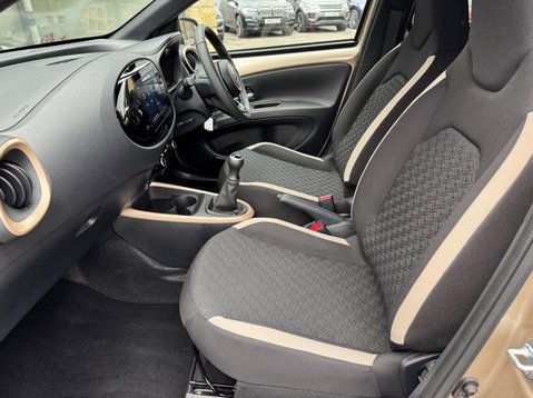 Toyota Aygo X VVT-I EDGE 34