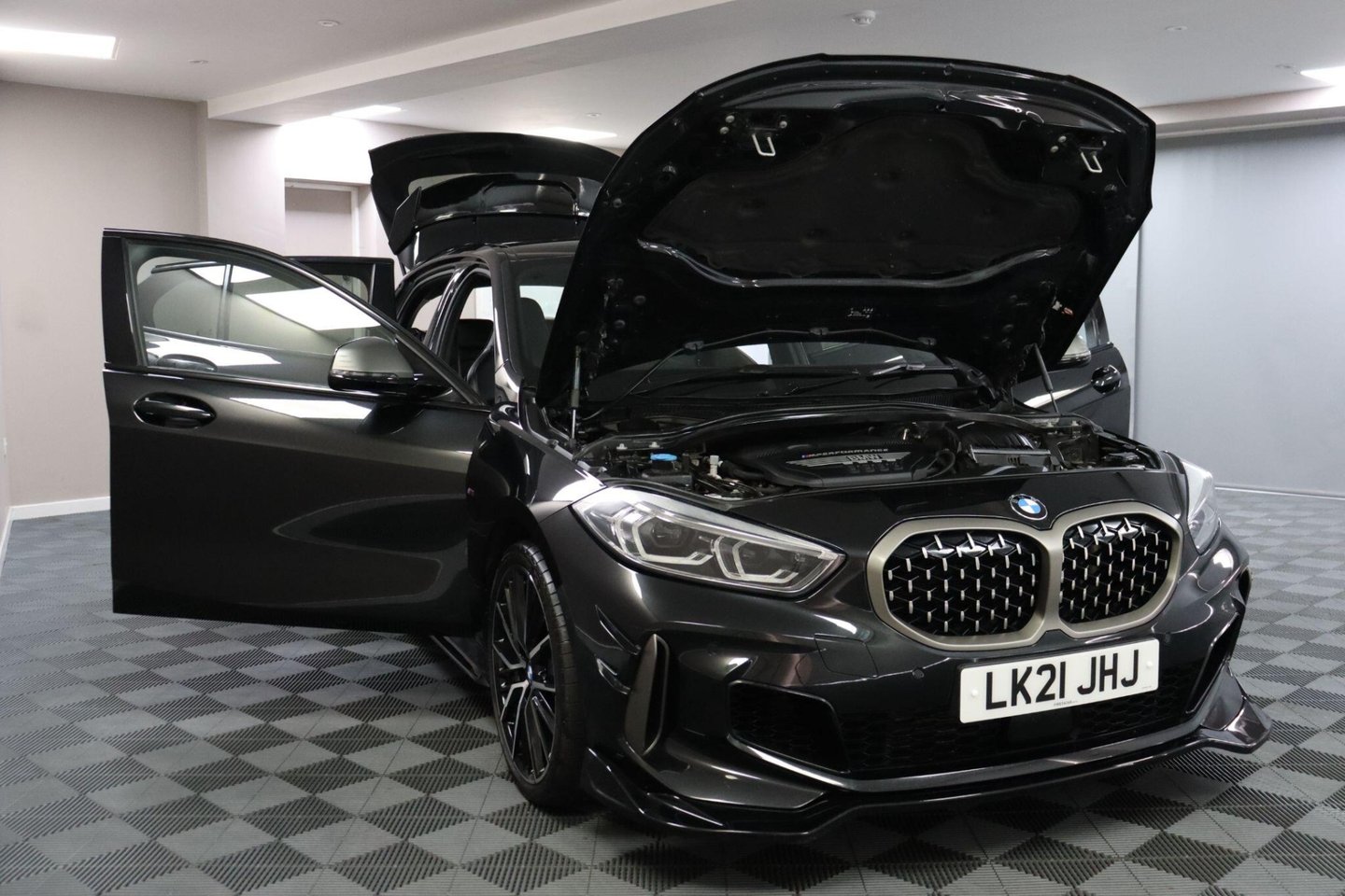 2021 BMW 1 Series — image 12