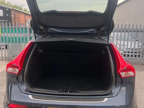 Volvo V40 2.0 V40 Cross Country Professional D3 5dr 29