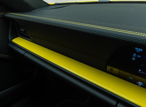 Porsche 911 GT3 TOURING (992) 22