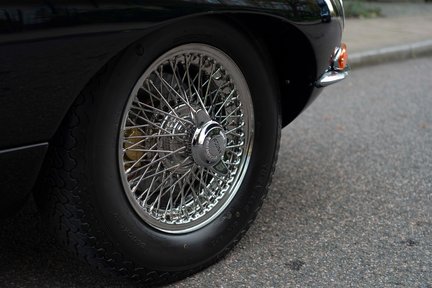 Jaguar E-Type 3.8 Flat Floor Roadster 11