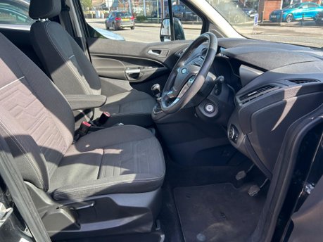 Ford Grand Tourneo Connect TITANIUM TDCI 19