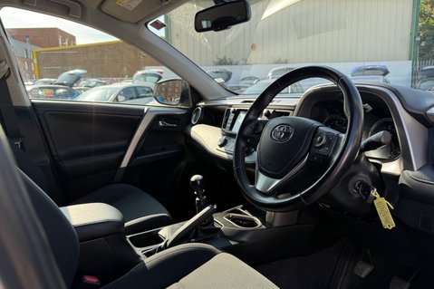 Toyota Rav 4 D-4D BUSINESS EDITION LOOK! 37000 MILES! 1 OWNER! SAT NAVIGATION 11