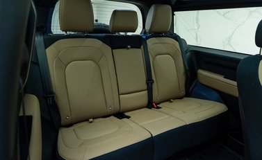 Land Rover Defender 90 D350 X-DYNAMIC HSE 19