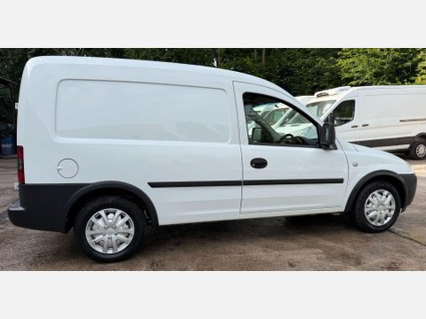 Vauxhall Combo 1.3 CDTi 2000 16v Panel Van 3dr Diesel Manual (134 g/km, 69 bhp) 17