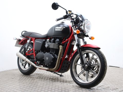 Triumph Bonneville 865 SE BONNEVILLE 865 SE 13