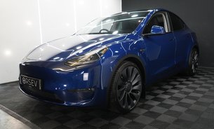 Tesla Model Y PERFORMANCE One Owner GROK AI Deep Blue Metallic 21" Uberturbines VAT Q 12