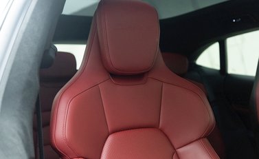 Porsche Taycan Turbo S Cross Turismo 11