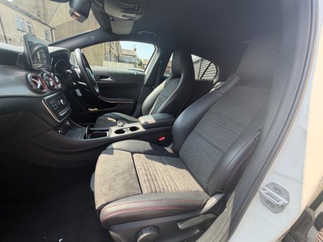 Mercedes-Benz GLA GLA 250 4MATIC AMG LINE 15