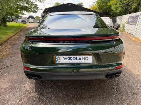 Porsche Panamera 4 PDK 23